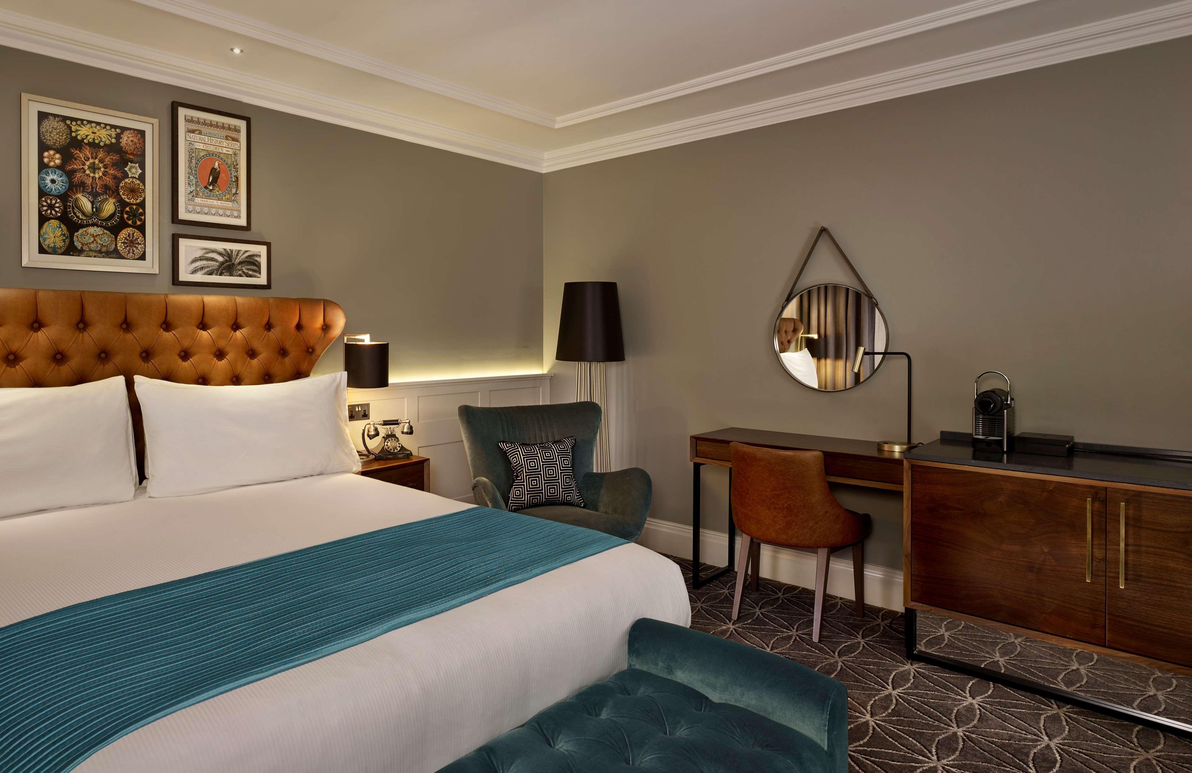 100 Queen'S Gate Hotel London, Curio Collection By Hilton Kamer foto A bedroom at the hotel