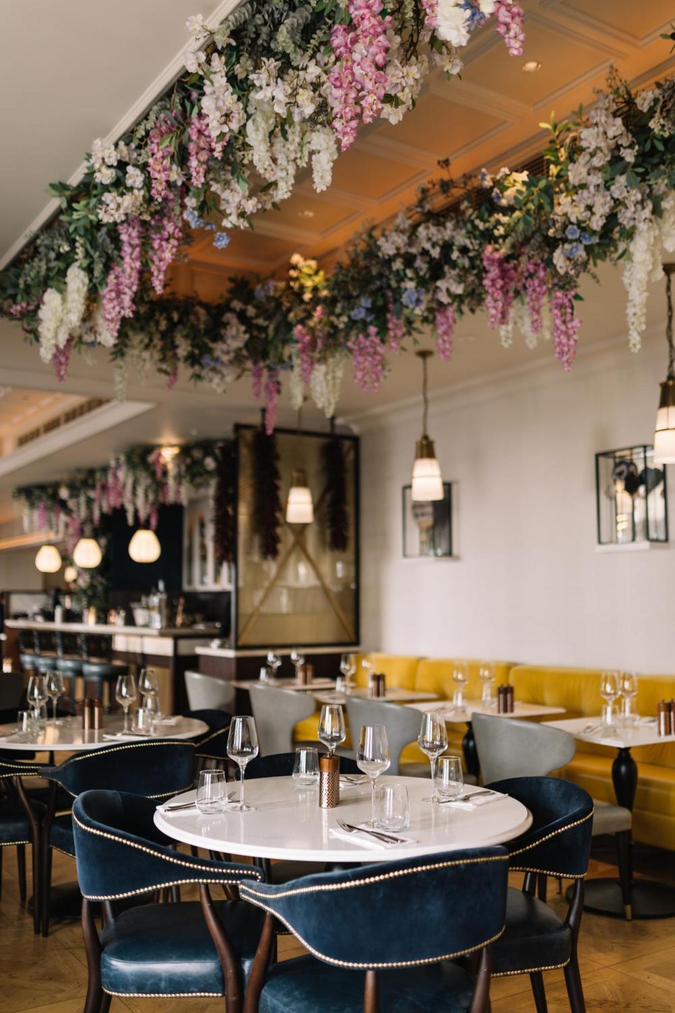 100 Queen'S Gate Hotel London, Curio Collection By Hilton Buitenkant foto Interior of the restaurant