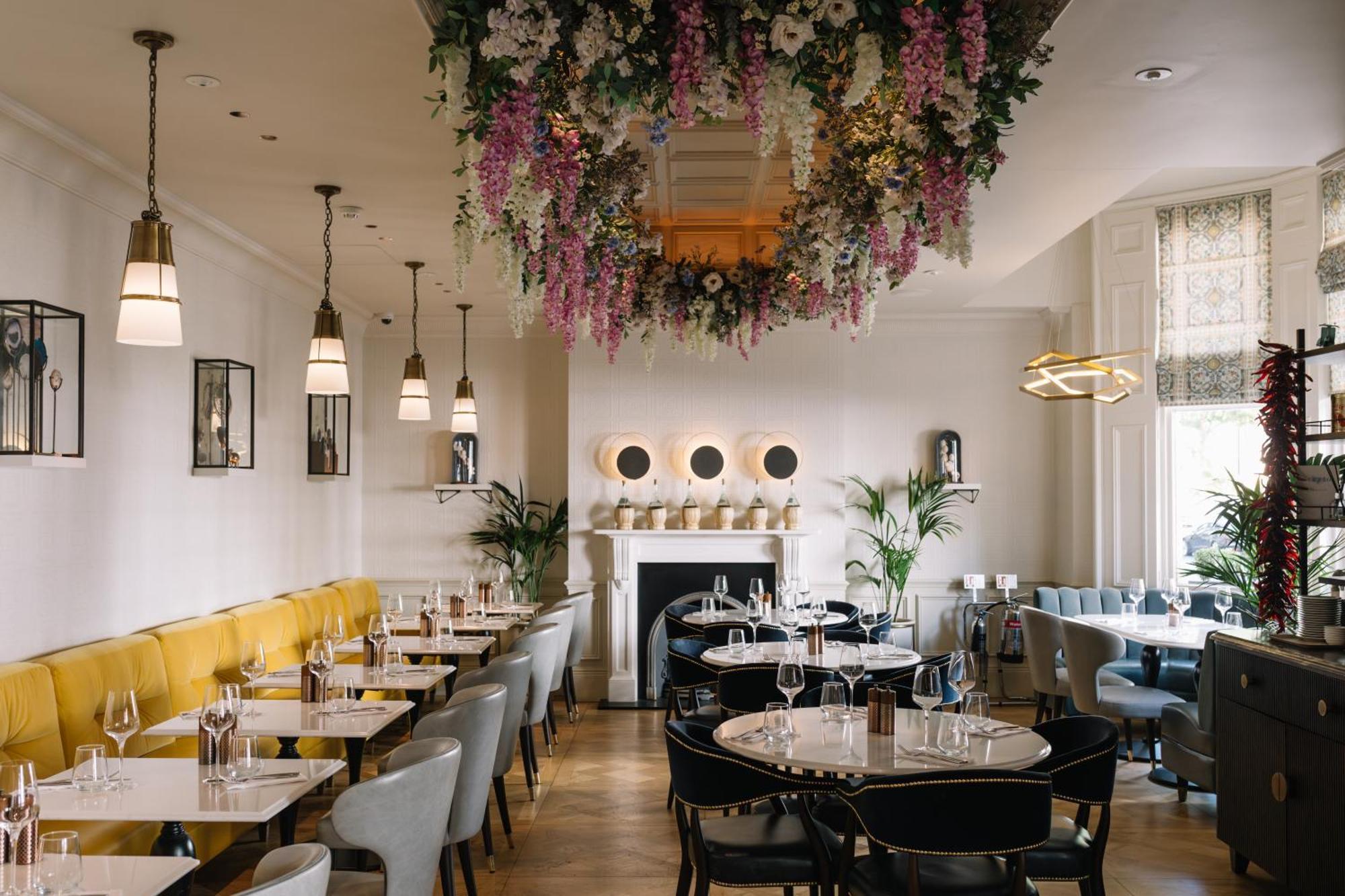 100 Queen'S Gate Hotel London, Curio Collection By Hilton Buitenkant foto Interior of the restaurant