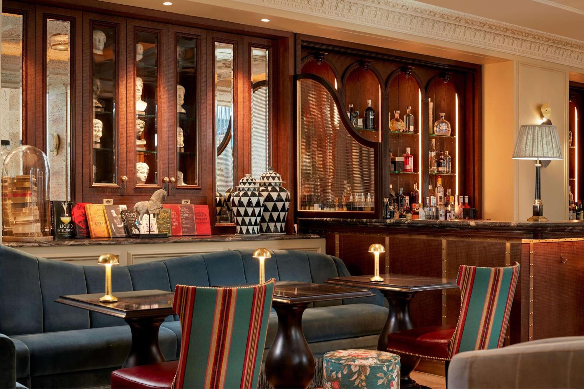 100 Queen'S Gate Hotel London, Curio Collection By Hilton Faciliteiten foto The bar at the Connaught