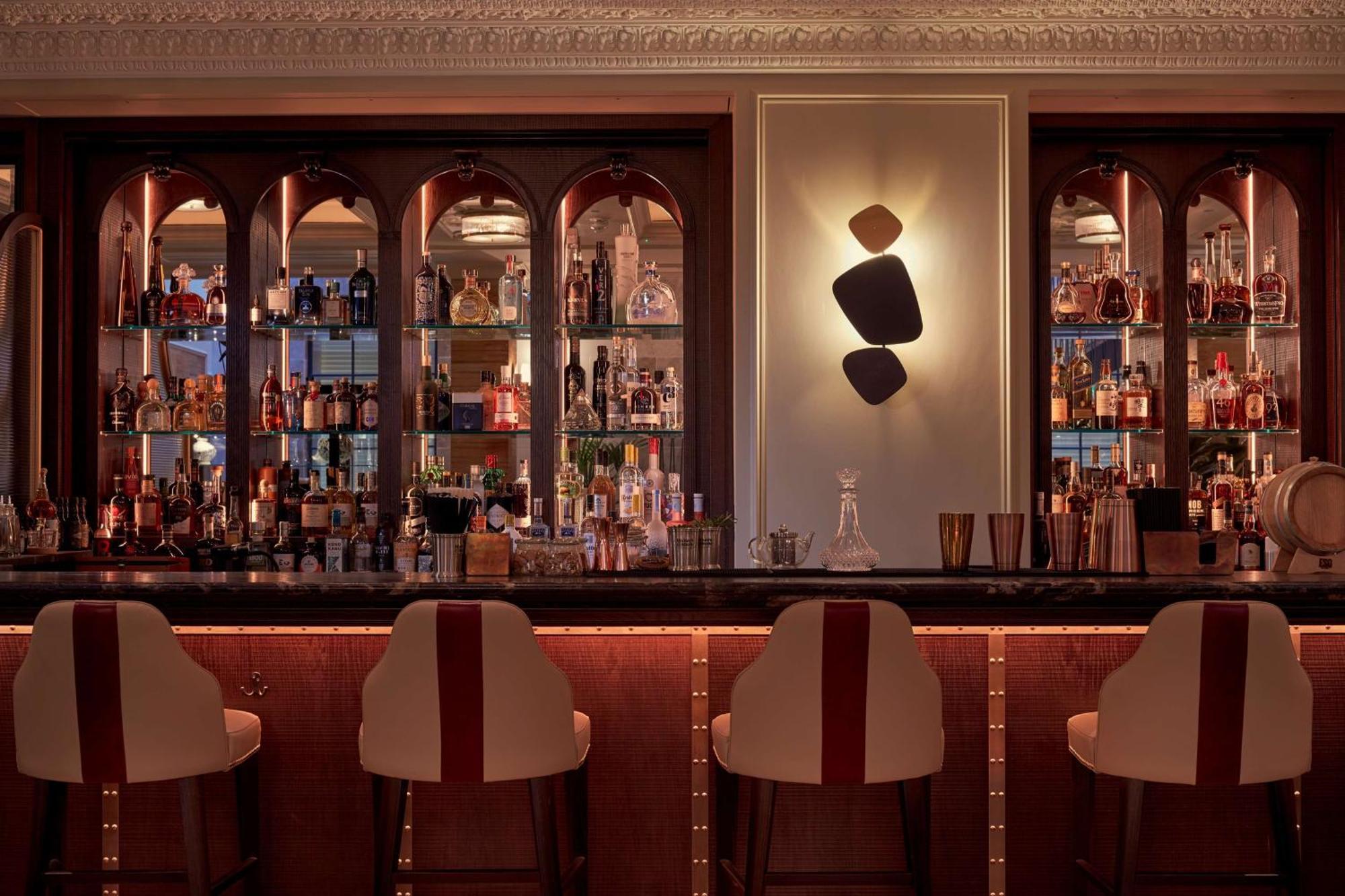 100 Queen'S Gate Hotel London, Curio Collection By Hilton Faciliteiten foto The Bar at The Ivy Temple Row