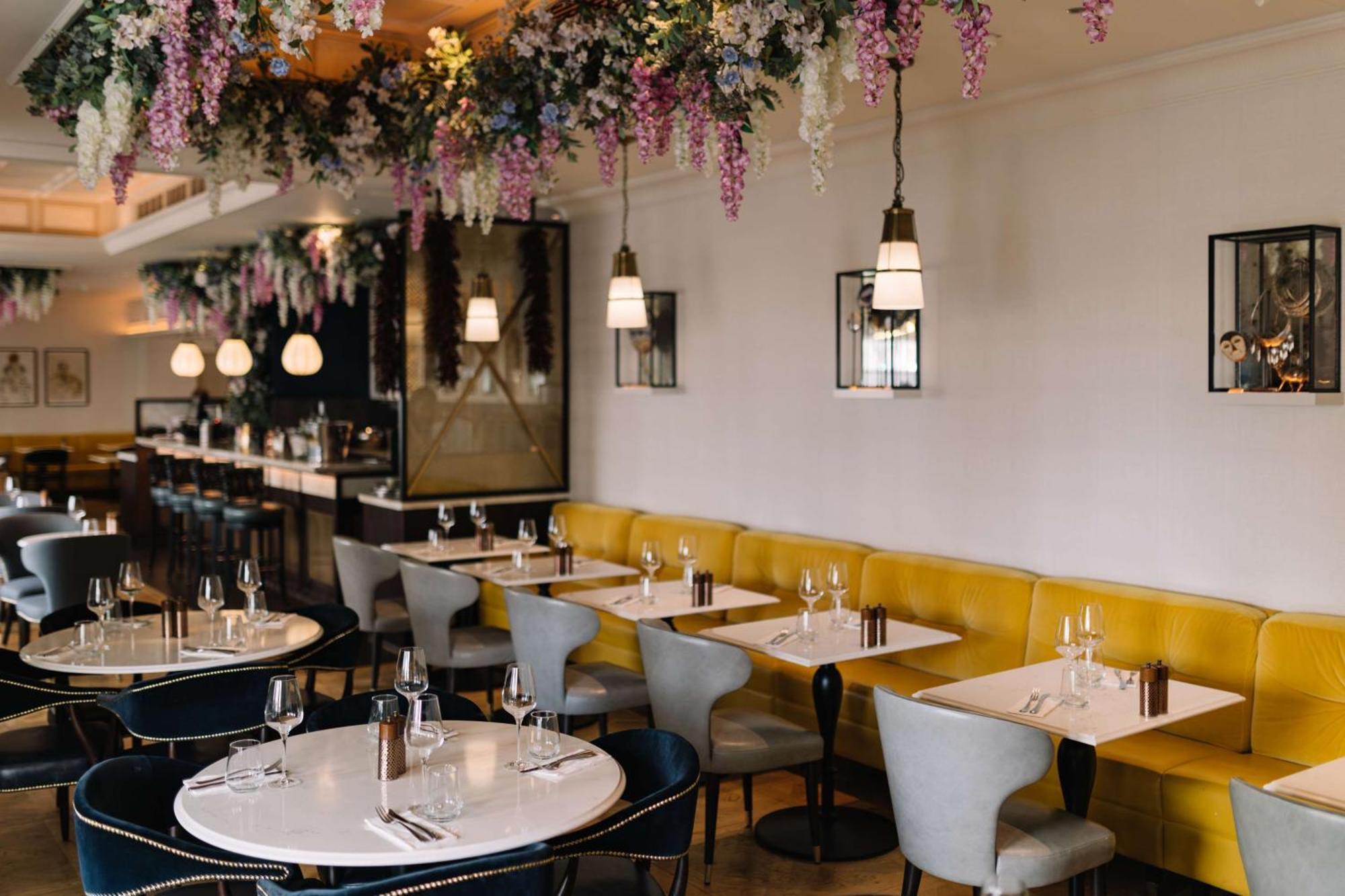 100 Queen'S Gate Hotel London, Curio Collection By Hilton Buitenkant foto Interior of the restaurant