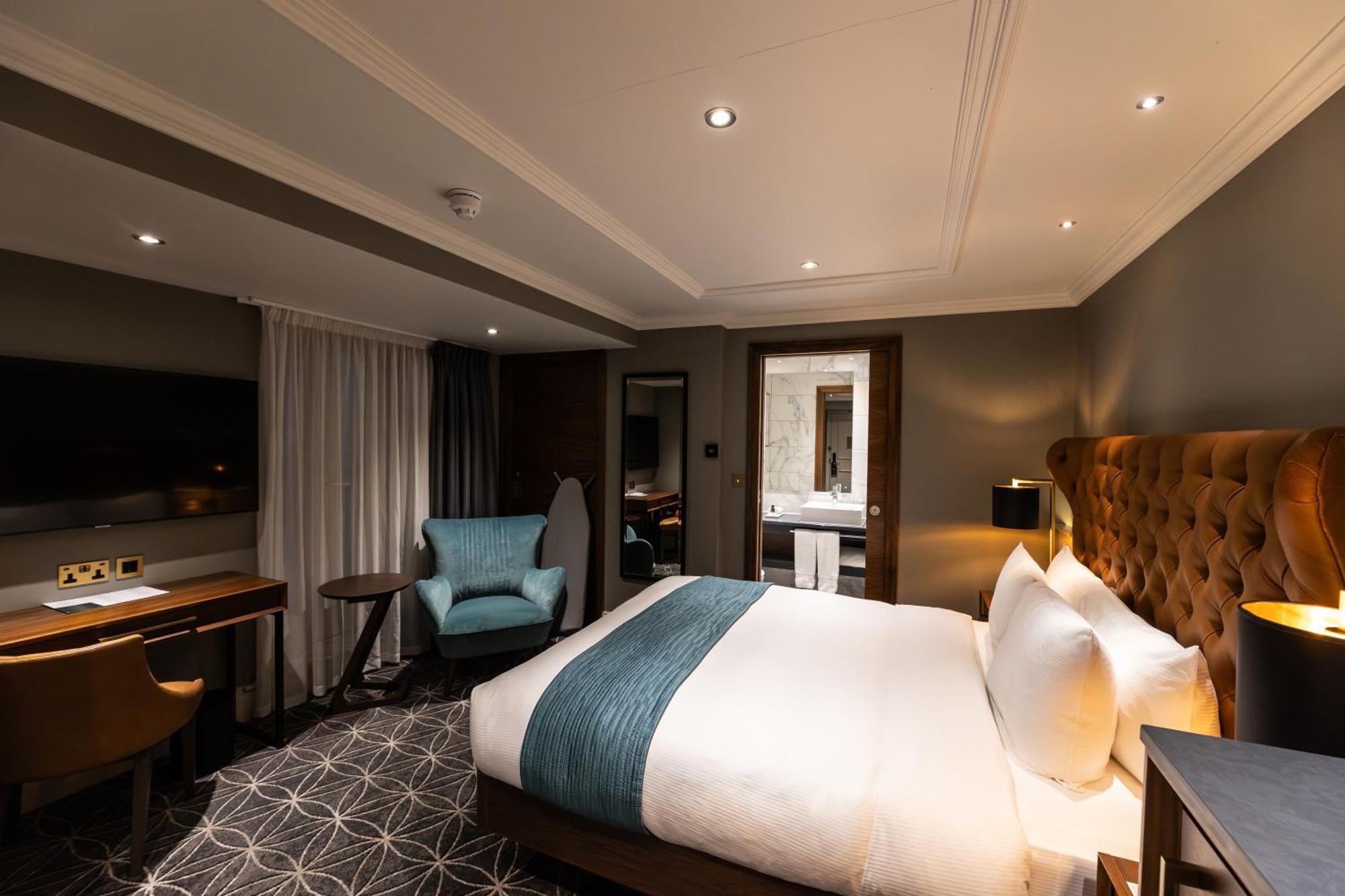 100 Queen'S Gate Hotel London, Curio Collection By Hilton Buitenkant foto Deluxe Room