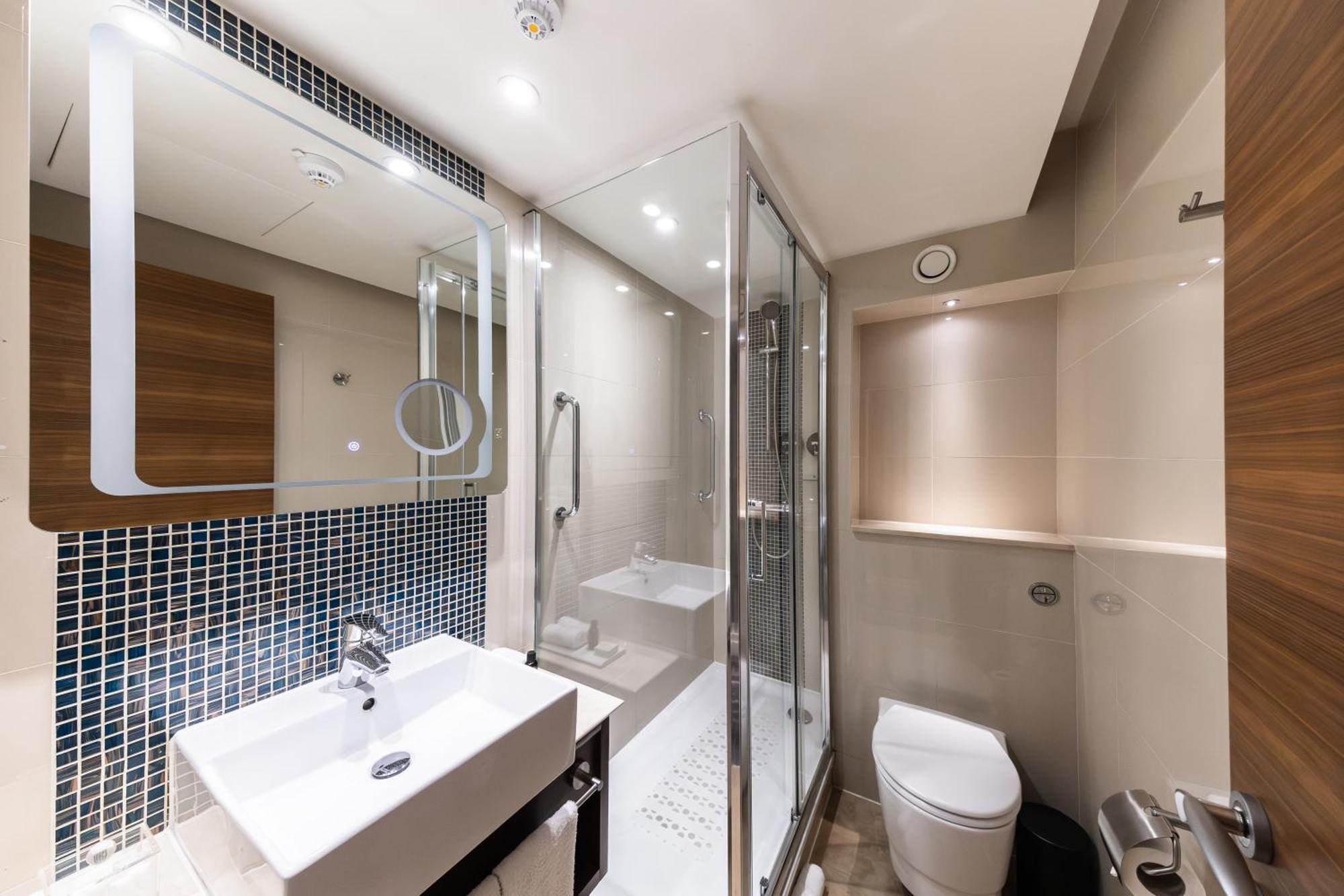 100 Queen'S Gate Hotel London, Curio Collection By Hilton Buitenkant foto Bathroom